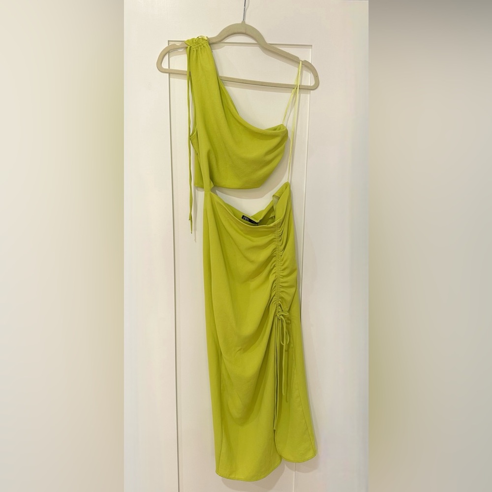 Zara dress never worn!